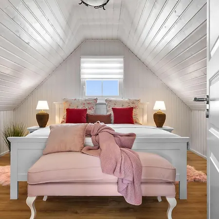 La Petite Maison Bleue *