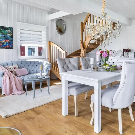 La Petite Maison Bleue