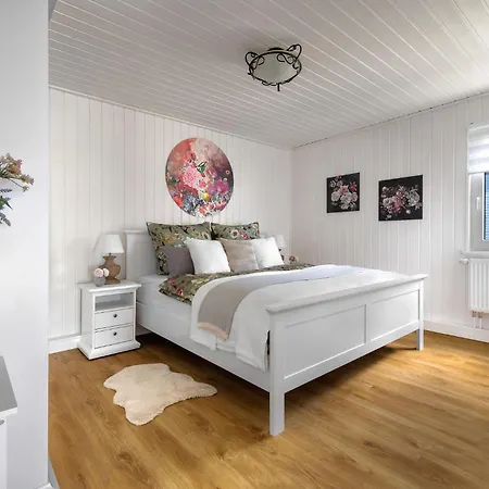 Nyaraló 2 Bedroom Cozy In Wandlitz Ot Zerpenschl *