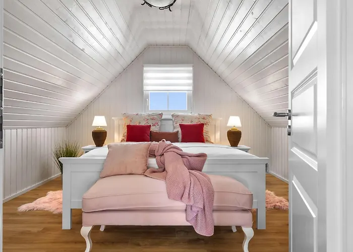 La Petite Maison Bleue *