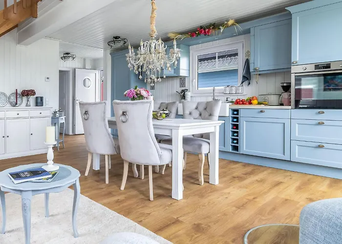 La Petite Maison Bleue *